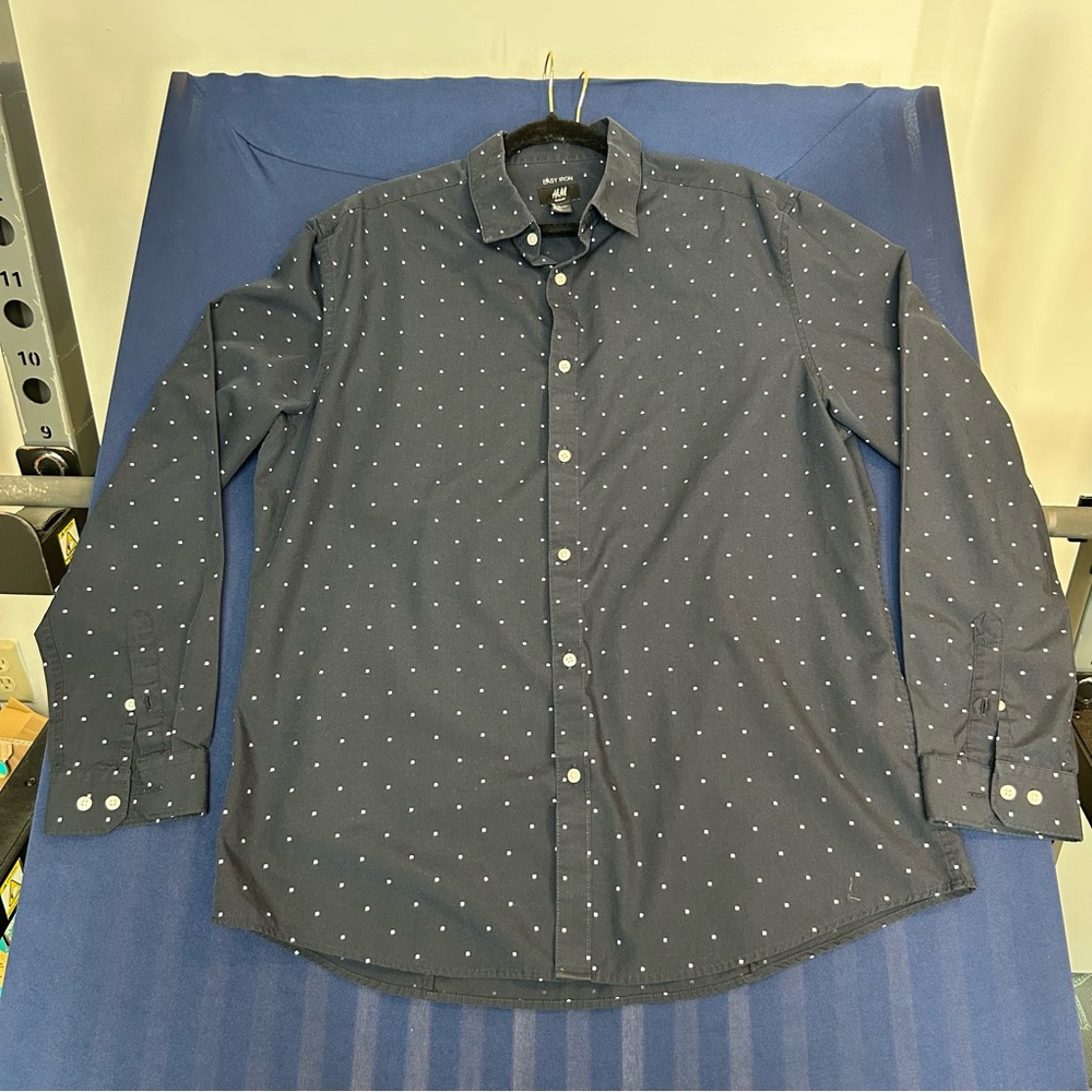 H&M Men’s Slim Fit Dark Blue‎ Button Down Shirt with Dots Size XL